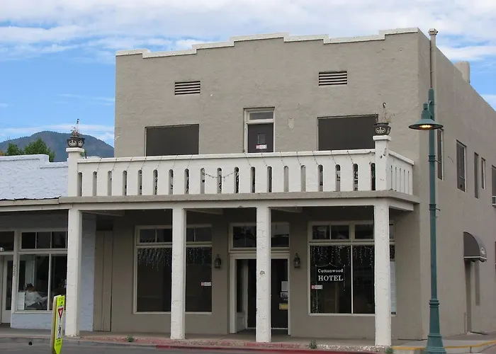 Cottonwood Hotel Inn