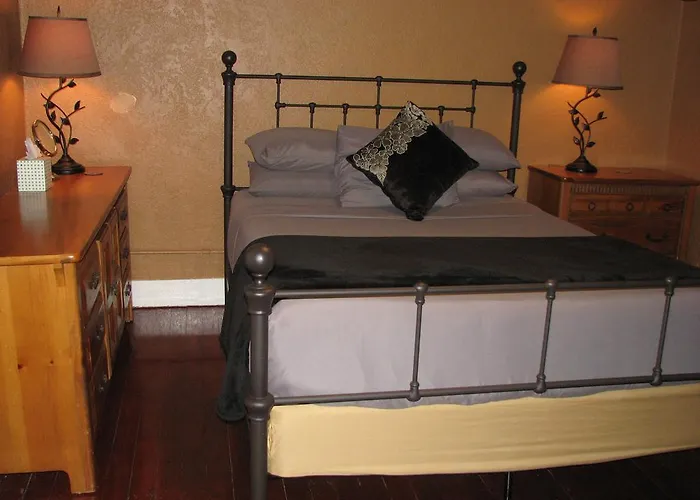 Inn Cottonwood Hotel