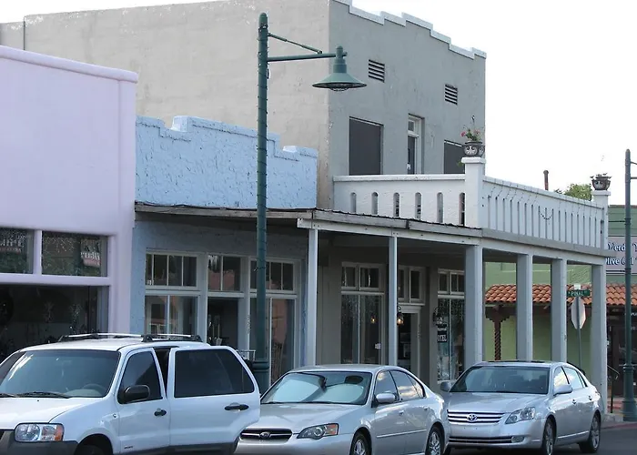 Cottonwood Hotel 3*
