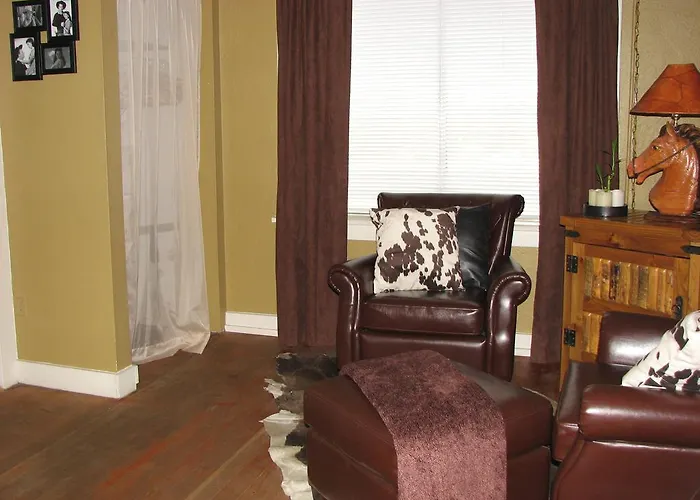 Inn Cottonwood Hotel