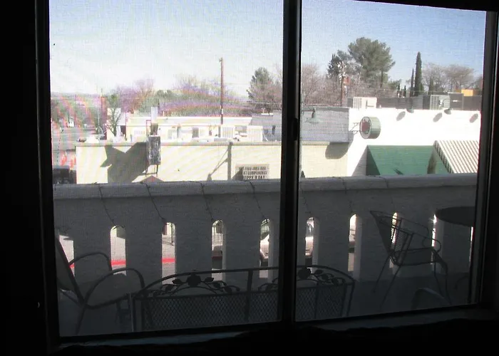Cottonwood Hotel