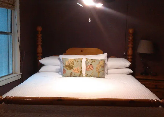Cottonwood Hotel 3*